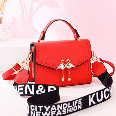 Womens Bag New Chaotic Net Red Summer Qingxinsen Simple Baitao Fashion Single Shoulder Slant Bag
Womens Bag New Chaotic Net Red Summer Qingxinsen Simple Baitao Fashion Single Shoulder Slant Bag