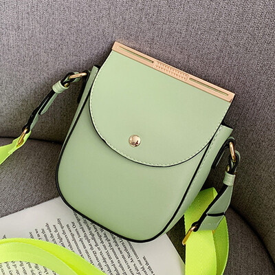 Internet celebrity bag fresh mobile phone bag woman bag 2019 new small square bag single shoulder oblique bag tide
Internet celebrity bag fresh mobile phone bag woman bag 2019 new small square bag single shoulder oblique bag tide