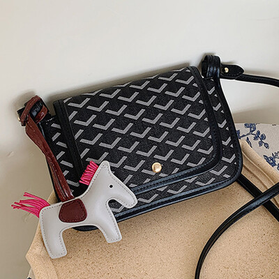 Messenger bag womens small casual simple Joker shoulder bag 2019 autumn fashion texture net red envelope tide
Messenger bag womens small casual simple Joker shoulder bag 2019 autumn fashion texture net red envelope tide