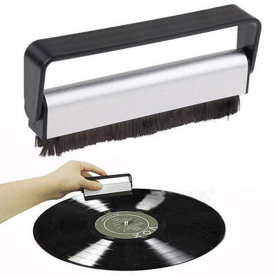 Carbon Fiber Anti-Static Record Cleaning Brush Cleaner Audio Stylus Dust Remover
Carbon Fiber Anti-Static Record Cleaning Brush Cleaner Audio Stylus Dust Remover