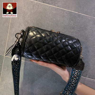 On the new bag women 2019 new texture fashion shoulder pillow bag foreign gas Joker slung bucket bag
On the new bag women 2019 new texture fashion shoulder pillow bag foreign gas Joker slung bucket bag