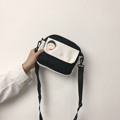 Chic casual wild shoulder bag fashion temperament contrast color Messenger bag female 2019 new cartoon cute canvas bag
Chic casual wild shoulder bag fashion temperament contrast color Messenger bag female 2019 new cartoon cute canvas bag