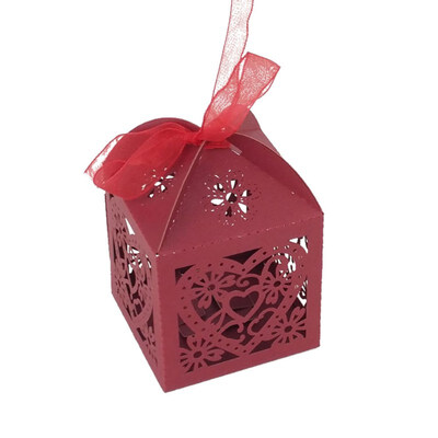 50Pcslot Love Heart Laser Cut Hollow Carriage Favors Gifts Candy Boxes With Ribbon Baby Shower Wedding Party Supplies
50Pcslot Love Heart Laser Cut Hollow Carriage Favors Gifts Candy Boxes With Ribbon Baby Shower Wedding Party Supplies