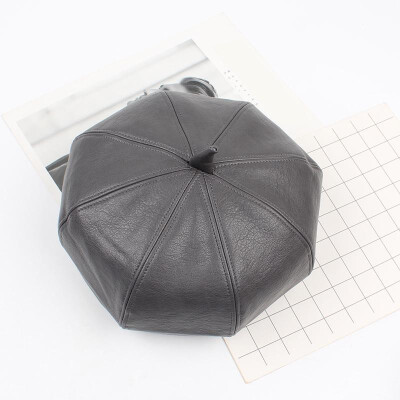 New Fashion Women Autumn Winter PU Leather Berets Hats Solid Color Round Crown Painter Hat Faux Leather Beanie Cap Headwear
New Fashion Women Autumn Winter PU Leather Berets Hats Solid Color Round Crown Painter Hat Faux Leather Beanie Cap Headwear