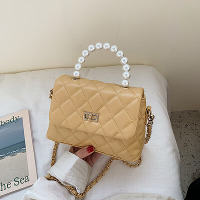 Summer small fragrance bag female 2019 new wave fashion pearl portable wild chain shoulder slung small square bag
Summer small fragrance bag female 2019 new wave fashion pearl portable wild chain shoulder slung small square bag