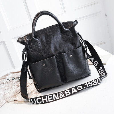 The new wave of autumn&winter 2019 Korean messenger bag wide shoulder strap womens handbag Joker shoulder bag bag
The new wave of autumn&winter 2019 Korean messenger bag wide shoulder strap womens handbag Joker shoulder bag bag