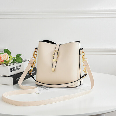 Bucket bag chain bucket bag shoulder strap chain bucket bag Korean version of the shoulder strap chain bucket bag
Bucket bag chain bucket bag shoulder strap chain bucket bag Korean version of the shoulder strap chain bucket bag
