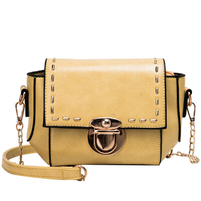 Chao Korean version of the pearl lock small square bag wild fashion chain shoulder diagonal package
Chao Korean version of the pearl lock small square bag wild fashion chain shoulder diagonal package