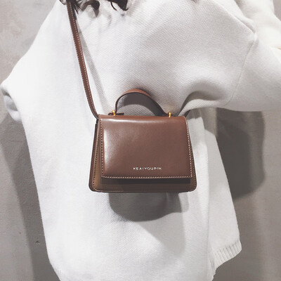 Retro small bag female 2019 new Korean version of the shoulder Messenger bag ins super fire port fashion casual small square bag
Retro small bag female 2019 new Korean version of the shoulder Messenger bag ins super fire port fashion casual small square bag