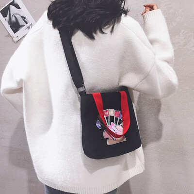 Bag female 2019 new casual printing shoulder bag Korean version of the wild college students canvas messenger bag
Bag female 2019 new casual printing shoulder bag Korean version of the wild college students canvas messenger bag