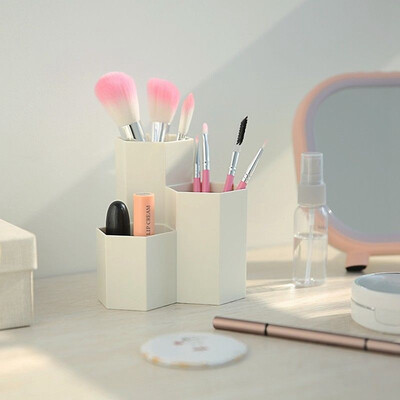 New 3 Grid Hexagonal Small Pen Holder Small Storage Basket Makeup Brush Storage Bucket Desktop Debris Storage Basket
New 3 Grid Hexagonal Small Pen Holder Small Storage Basket Makeup Brush Storage Bucket Desktop Debris Storage Basket
