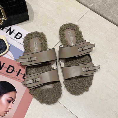 Summer Korean Fashion Belt Button Flat Bottom Trickle Slippers 
Summer Korean Fashion Belt Button Flat Bottom Trickle Slippers
