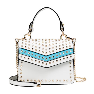 Chain small bag female 2019 new Korean chic embroidery line Lingge small square bag Hong Kong style wild single shoulder Messenger bag
Chain small bag female 2019 new Korean chic embroidery line Lingge small square bag Hong Kong style wild single shoulder Messenger bag