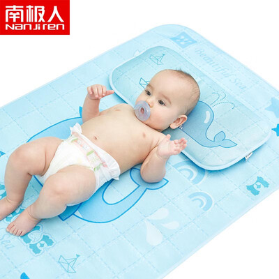 Antarctic Nanjiren baby mat newborn baby mat cold pillow set kindergarten children ice silk mat pillow blue bottom printed whale 12060cm
Antarctic Nanjiren baby mat newborn baby mat cold pillow set kindergarten children ice silk mat pillow blue bottom printed whale 12060cm