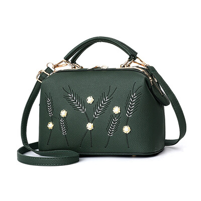 Female bag 2019 new bag female metal European&American fashion casual handbags Messenger shoulder bag
Female bag 2019 new bag female metal European&American fashion casual handbags Messenger shoulder bag