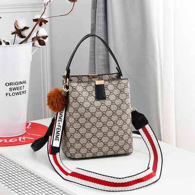 Female bag 2019 spring new Korean fashion handbag cool tide shoulder Messenger bag cross-border
Female bag 2019 spring new Korean fashion handbag cool tide shoulder Messenger bag cross-border