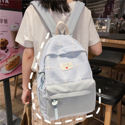 High school students in Mori Department have a sense of antique plaid simple shoulder bags