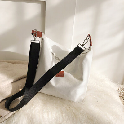 Tailored Women Canvas Bag Female Shoulder Bag Student Wild Large Capacity Messenger Bag
Tailored Women Canvas Bag Female Shoulder Bag Student Wild Large Capacity Messenger Bag