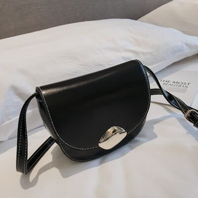 Net red black bag female 2018 autumn&winter new wave Korean version of the simple fashion small square bag wild shoulder Messenger bag
Net red black bag female 2018 autumn&winter new wave Korean version of the simple fashion small square bag wild shoulder Messenger bag