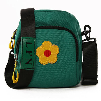 Ins Japanese department original soft girl small satchel network celebrity foreign gas flower canvas students single shoulder obli
Ins Japanese department original soft girl small satchel network celebrity foreign gas flower canvas students single shoulder obli