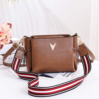Womens bag wholesale 2019 summer new womens bag PU leather Korean fashion shoulder bag diagonal package
Womens bag wholesale 2019 summer new womens bag PU leather Korean fashion shoulder bag diagonal package