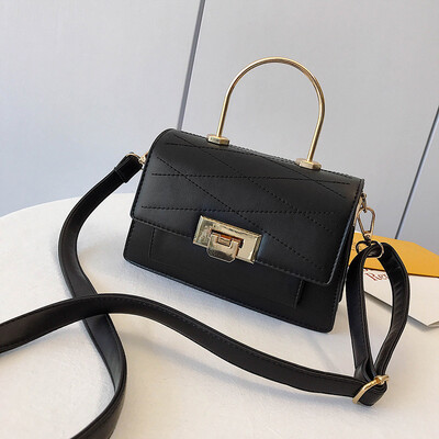 Qiao Bani 2019 new Korean fashion Dongdaemun embroidery thread lock flip cover bag shoulder diagonal cross tide handbag
Qiao Bani 2019 new Korean fashion Dongdaemun embroidery thread lock flip cover bag shoulder diagonal cross tide handbag