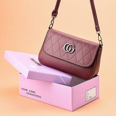 Soft leather middle-aged lady bag summer temperament single shoulder mother bag oblique Bag Fashion large capacity
Soft leather middle-aged lady bag summer temperament single shoulder mother bag oblique Bag Fashion large capacity