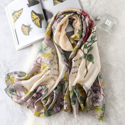 Silk scarf female spring new retro flower simulation silk scarf summer ladies go out travel holiday shawl shawl
Silk scarf female spring new retro flower simulation silk scarf summer ladies go out travel holiday shawl shawl