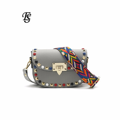 ESHUNFA small square bag retro lychee pattern 2019 new fashion rivet handbags shoulder messenger bag YFCH-09 4310
ESHUNFA small square bag retro lychee pattern 2019 new fashion rivet handbags shoulder messenger bag YFCH-09 4310