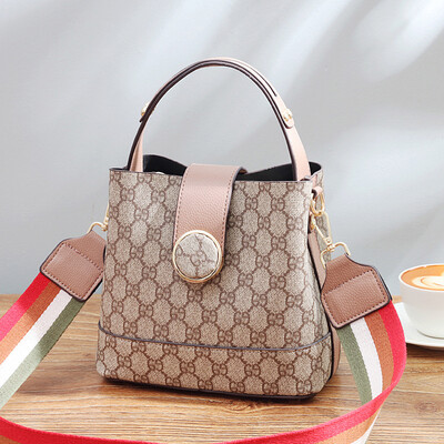 Small bag female on new leisure bucket bag temperament wild wide shoulder strap Messenger bag simple versatile bag
Small bag female on new leisure bucket bag temperament wild wide shoulder strap Messenger bag simple versatile bag