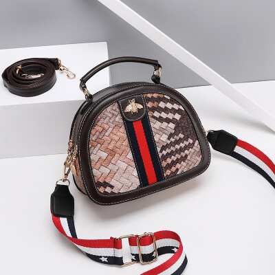 Ladies bag 2019 Korean version of the tide fashion summer new womens bag PU wild shoulder bag Messenger bag
Ladies bag 2019 Korean version of the tide fashion summer new womens bag PU wild shoulder bag Messenger bag