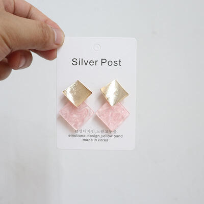 2018 New Arrival Geometric Metal Women Trendy Stud Earrings Fashion Korean Grinding Block Coloured Splicing Shell Jewelry
2018 New Arrival Geometric Metal Women Trendy Stud Earrings Fashion Korean Grinding Block Coloured Splicing Shell Jewelry