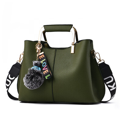 On the new portable female Korean ladies simple Joker fashion shoulder bag slung a large bag of womens bags
On the new portable female Korean ladies simple Joker fashion shoulder bag slung a large bag of womens bags
