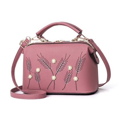 Female bag 2019 new bag female metal European&American fashion casual handbags Messenger shoulder bag