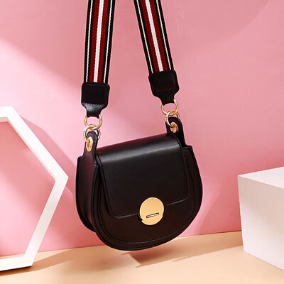 Korean version of the 2019 summer new single shoulder diagonal package Korean fashion casual ladies small square package metal
Korean version of the 2019 summer new single shoulder diagonal package Korean fashion casual ladies small square package metal
