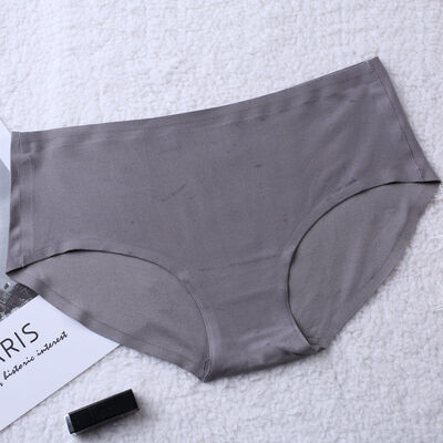 One-Piece Solid Color Seamless Women Mid Waist Underwear Quick-Drying Ice Silk Briefs
One-Piece Solid Color Seamless Women Mid Waist Underwear Quick-Drying Ice Silk Briefs