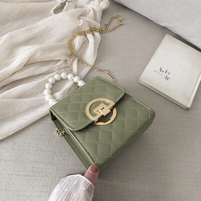 2019 new fashion temperament rhombic chain shoulder Messenger bag female casual simple wild pearl handbag
2019 new fashion temperament rhombic chain shoulder Messenger bag female casual simple wild pearl handbag