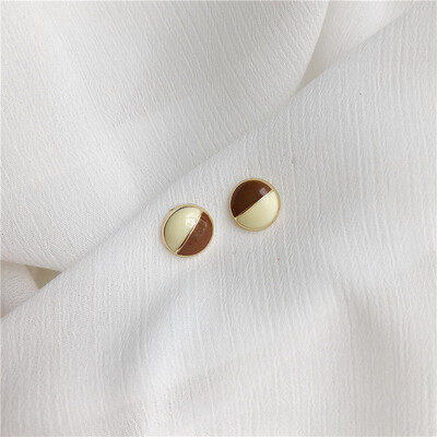 2019 new summer brand design hand-made embossed love small earrings generous minimalist gift Korean earrings for women
2019 new summer brand design hand-made embossed love small earrings generous minimalist gift Korean earrings for women