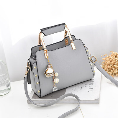 2018 Brand New Women Fashion Ornaments Totes Solid Metal Handle Handbag Hotsale Ladies Purse Messenger Crossbody Shoulder Bags
2018 Brand New Women Fashion Ornaments Totes Solid Metal Handle Handbag Hotsale Ladies Purse Messenger Crossbody Shoulder Bags