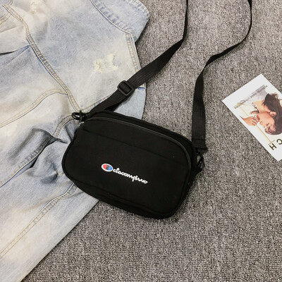 Bag female 2018 new autumn&winter retro simple Korean version of the shoulder slung versatile small square bag solid color casual handbag
Bag female 2018 new autumn&winter retro simple Korean version of the shoulder slung versatile small square bag solid color casual handbag