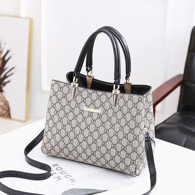 European&American style old flower hit color female bag 2019 new fashion printing trend mother package
European&American style old flower hit color female bag 2019 new fashion printing trend mother package