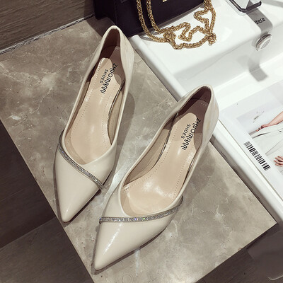 Fairy wind high heels women fine fall Korean fashion rhinestones Joker pointed small fresh shoes
Fairy wind high heels women fine fall Korean fashion rhinestones Joker pointed small fresh shoes