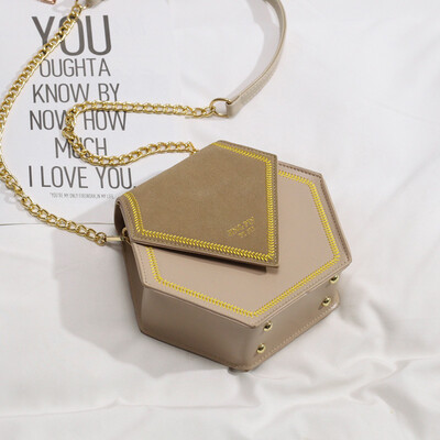 Small bag female summer fresh Messenger bag 2019 new fashion shoulder bag chain small square bag
Small bag female summer fresh Messenger bag 2019 new fashion shoulder bag chain small square bag