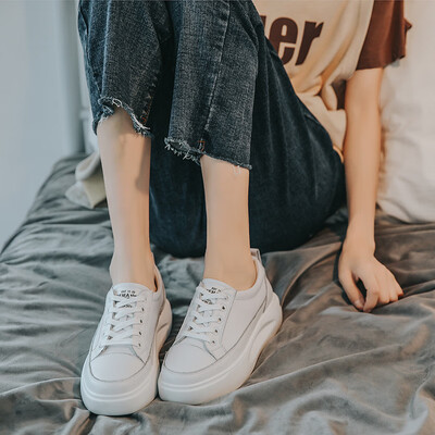 Thick-soled white shoes female autumn new muffin round head leather shoes Korean version of the
Thick-soled white shoes female autumn new muffin round head leather shoes Korean version of the