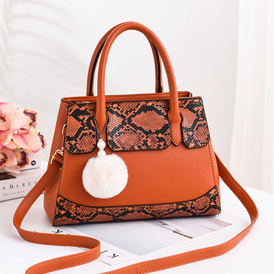 2019 new womens handbags Europe&the United States big bag PU leather fashion trend shoulder bag handbag
2019 new womens handbags Europe&the United States big bag PU leather fashion trend shoulder bag handbag