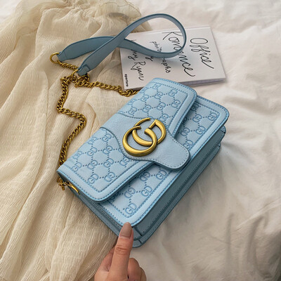 Qiao Bani 2019 new European&American style fashion simple indentation chain flip bag PU shoulder diagonal trend handbags
Qiao Bani 2019 new European&American style fashion simple indentation chain flip bag PU shoulder diagonal trend handbags