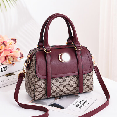 Bag female 2019 new fresh fashion tide shoulder bag European&American simple wild handbag
Bag female 2019 new fresh fashion tide shoulder bag European&American simple wild handbag