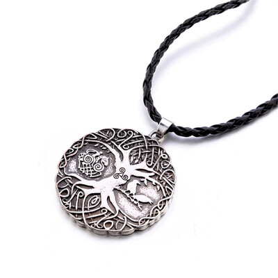 Retro Norse Viking Amulet Necklace Nordic Pirates Viking Eagle Wolf Head Hammer Tree Of Life Pendant Jewelry
Retro Norse Viking Amulet Necklace Nordic Pirates Viking Eagle Wolf Head Hammer Tree Of Life Pendant Jewelry