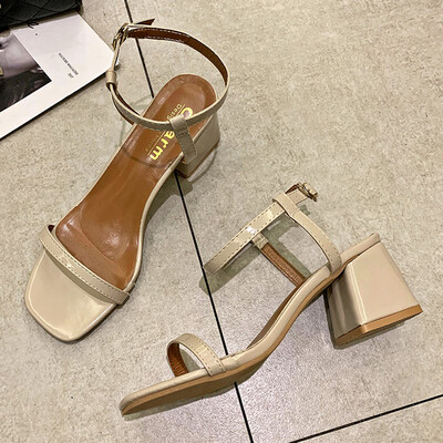 Spring&summer womens shoes with a square-head rough&sandal high-heel black-painted sandal
Spring&summer womens shoes with a square-head rough&sandal high-heel black-painted sandal