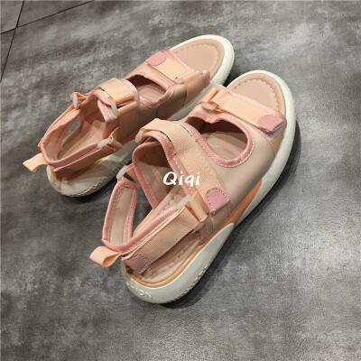 Trendy sandals woman 2019 summer new Korean version of 100 magic paste flat bottom of the original style
Trendy sandals woman 2019 summer new Korean version of 100 magic paste flat bottom of the original style